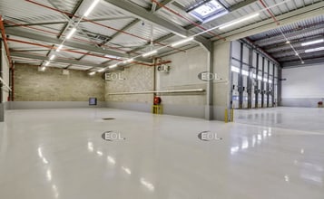 Industriel/Logistique dans Servon à louer Photo intérieure– Image 2 sur 4