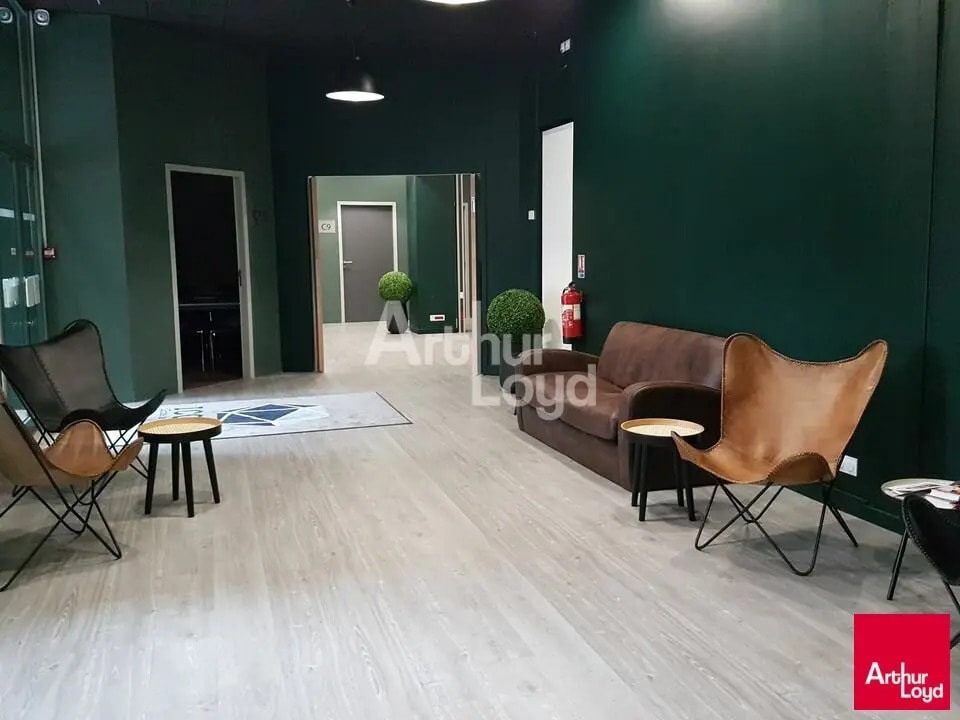 Bureau dans Angers à louer Hall d’entrée– Image 1 sur 3