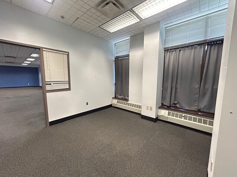 22 N 1st St, Newark, OH à louer - Photo de l’immeuble – Image 3 sur 52