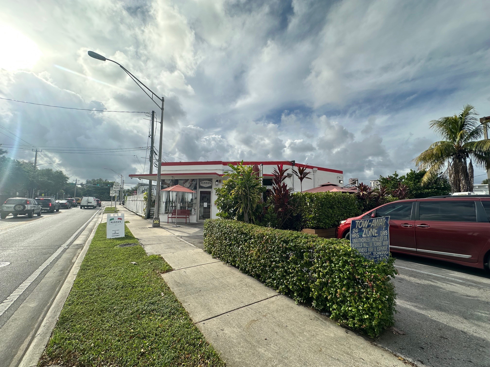 12343-12345 W Dixie Hwy, North Miami, FL à louer Photo intérieure– Image 1 sur 21