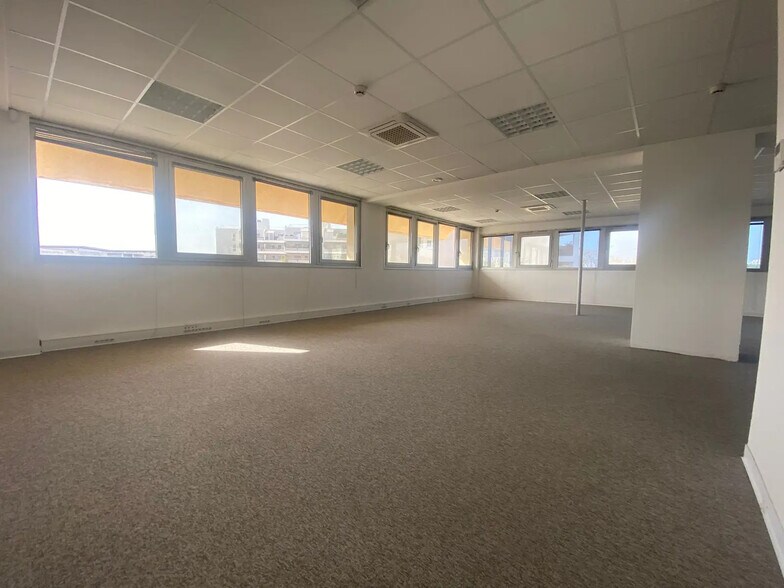 122 Avenue De Hambourg, Marseille à louer - Photo de l’immeuble – Image 3 sur 10