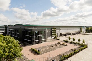 Plus de détails pour Ironbridge Rd, Uxbridge - Industriel/Logistique à louer