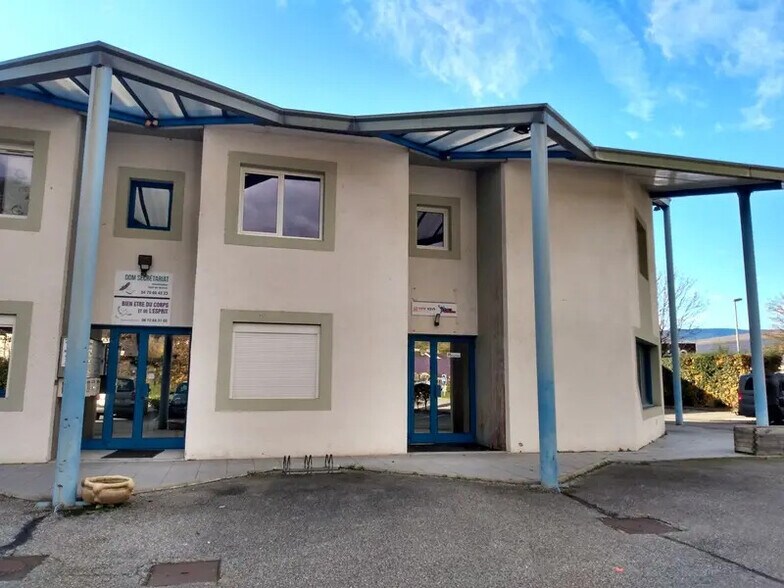 Bureau dans Challes-les-Eaux à louer - Photo de l’immeuble – Image 2 sur 9