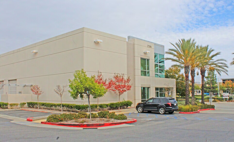 27375-27381 Via Industria, Temecula, CA à louer - Photo de l’immeuble – Image 2 sur 5