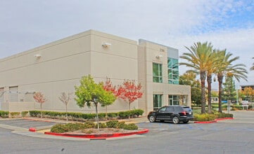 27375-27381 Via Industria, Temecula, CA à louer Photo de l’immeuble– Image 1 sur 4