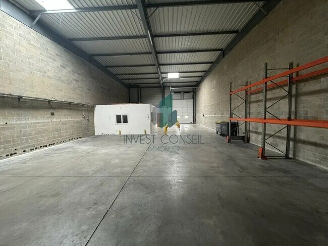 Plus de détails pour Local d'activités, Industriel/Logistique à louer