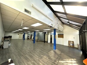 357 Broadway, Amityville, NY à louer Photo intérieure– Image 1 sur 1