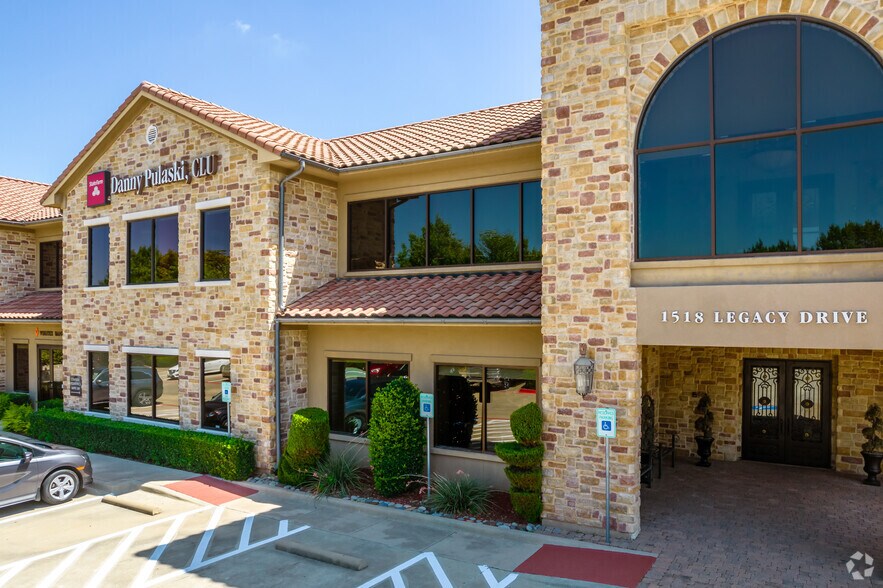 1518 Legacy Dr, Frisco, TX à louer - Photo de l’immeuble – Image 3 sur 11