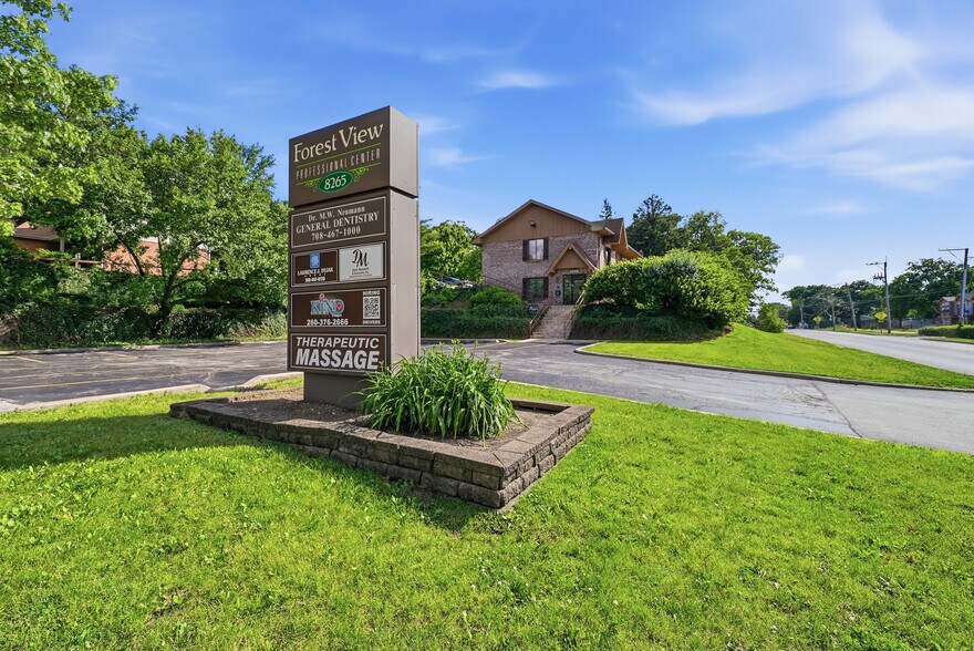 8265 S Archer Ave, Willow Springs, IL à louer - Photo de l’immeuble – Image 3 sur 14