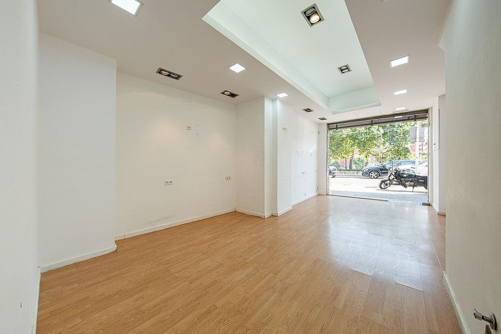 Local commercial dans Sant Andreu de la Barca, Barcelona à louer Photo intérieure– Image 1 sur 5