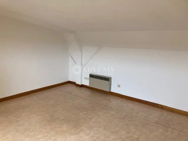 Local d’activités dans Pruniers-en-Sologne à louer - Photo de l’immeuble – Image 3 sur 4