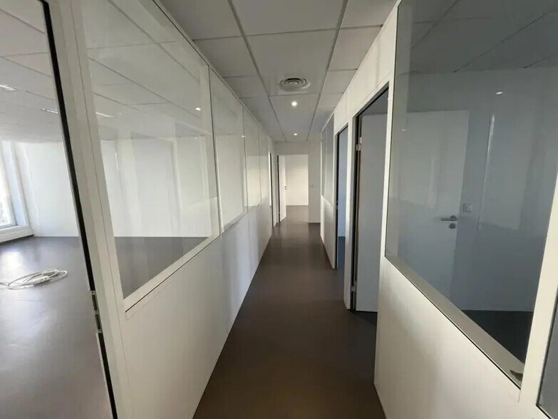 Bureau dans Nice à louer - Photo de l’immeuble – Image 3 sur 17