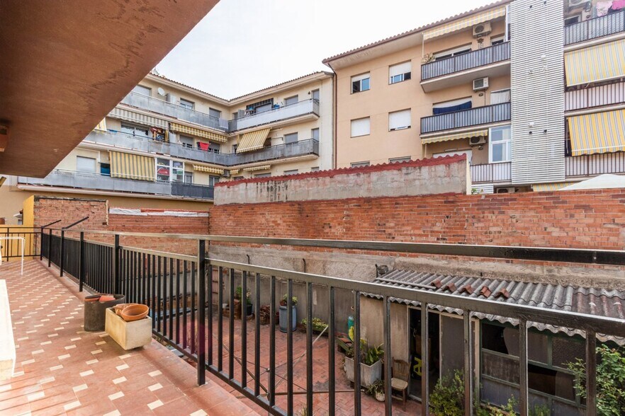 Immeuble residentiel dans Polinyà, Barcelona à vendre - Photo de l’immeuble – Image 1 sur 50