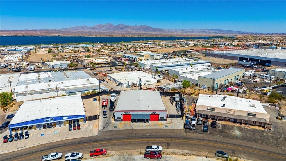 1857 Commander Dr, Lake Havasu City, AZ à louer - Photo de l’immeuble – Image 2 sur 21