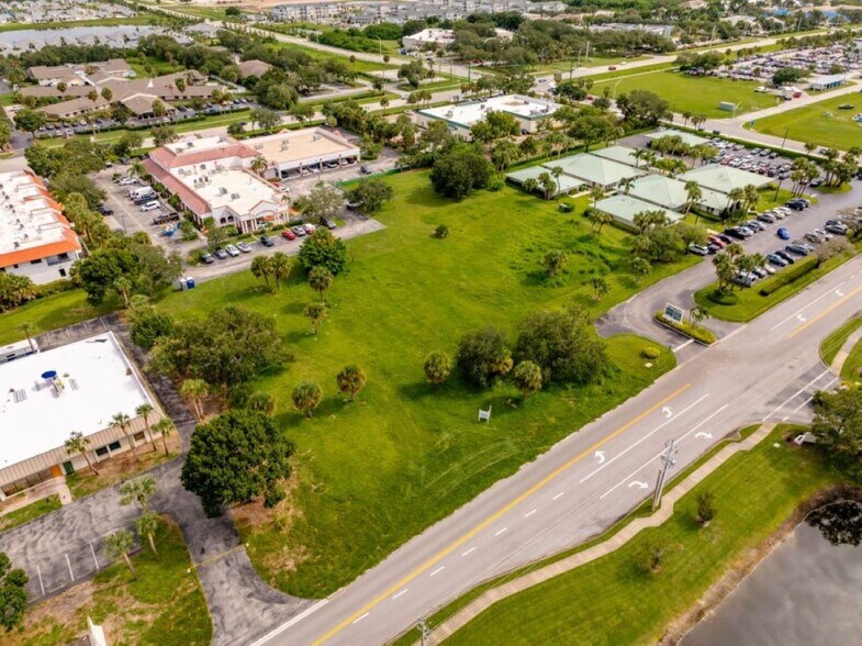1360 36th St, Vero Beach, FL à louer - Aérien – Image 3 sur 10