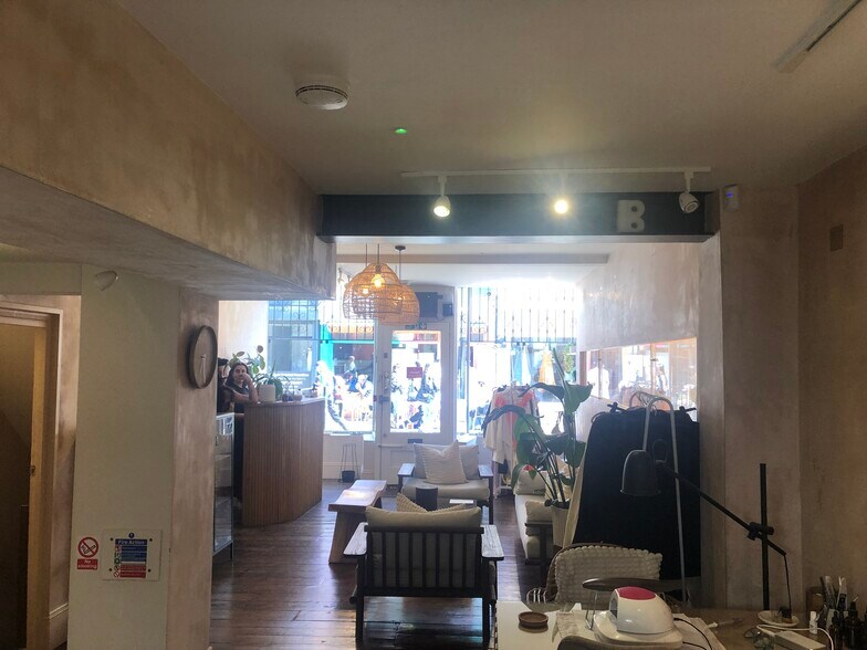 11 Sydney St, Brighton à louer - Photo intérieure – Image 2 sur 8