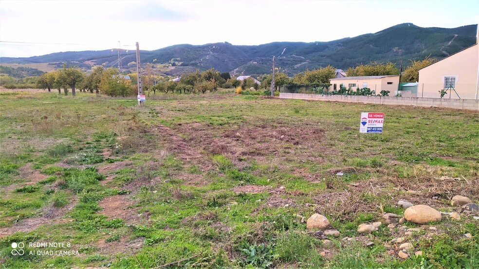 Calle Chao de la Cruz, 4, Cacabelos, León à vendre - Photo de l’immeuble – Image 3 sur 7