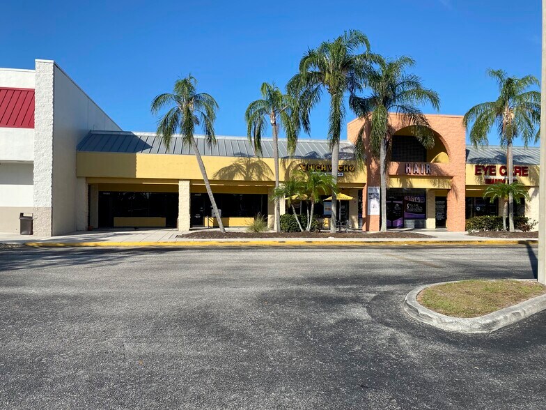 10045 S US Highway 1, Port Saint Lucie, FL à louer - Photo de l’immeuble – Image 3 sur 19