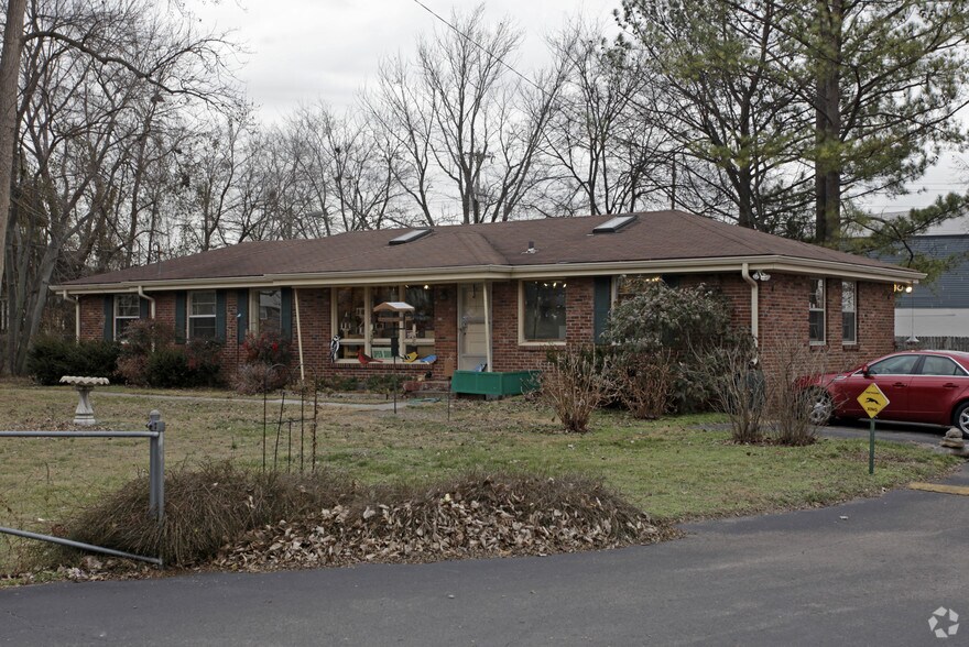 806 Meadowlark Ln, Goodlettsville, TN à vendre - Photo principale – Image 1 sur 62