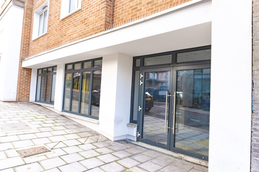 22-42 Gordon St, Luton à louer - Photo de l’immeuble – Image 2 sur 3