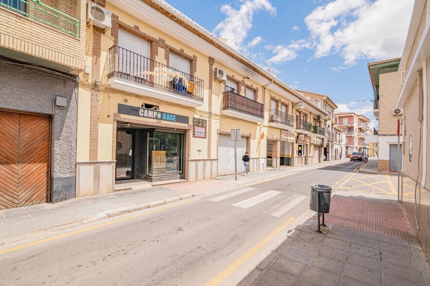 Calle Calderón, 68, Santa Fe, Granada à vendre - Photo de l’immeuble – Image 2 sur 22