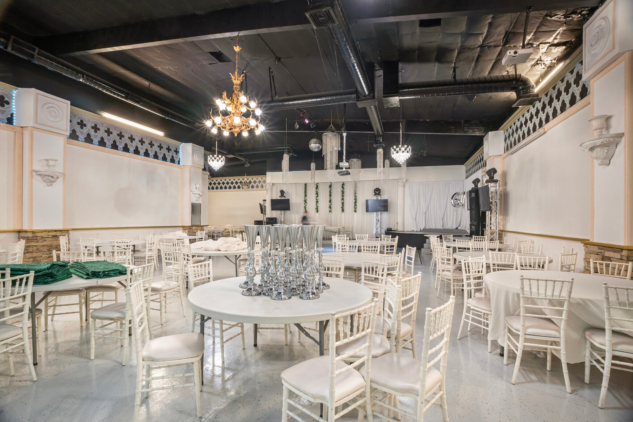 3400 W Washington Blvd, Los Angeles, CA à louer Photo principale– Image 1 sur 2