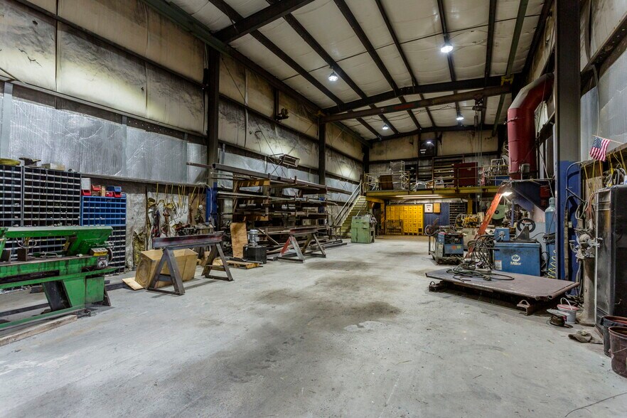 806 Island Ford Rd, Mcgaheysville, VA à louer - Photo de l’immeuble – Image 2 sur 10