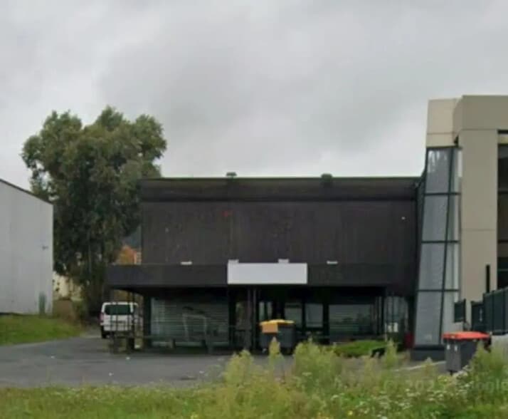 Local commercial dans à vendre - Photo de l’immeuble – Image 1 sur 1