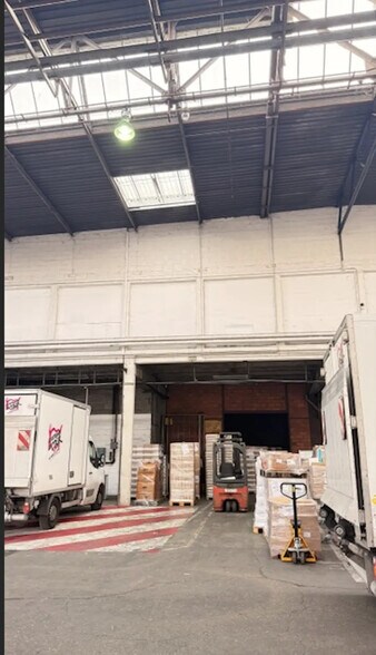 Industriel/Logistique dans Argenteuil à vendre - Photo de l’immeuble – Image 3 sur 5