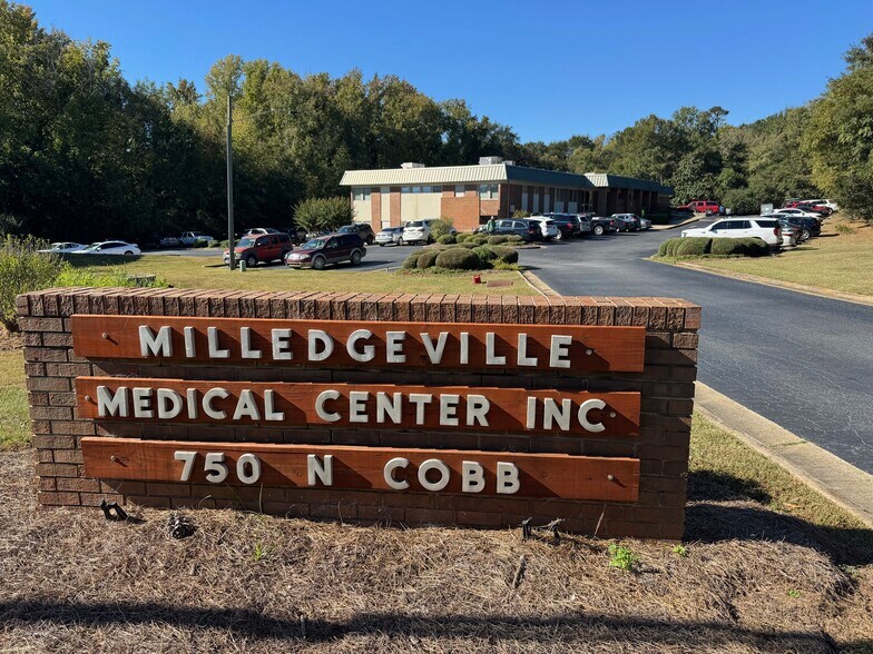 750 N Cobb St, Milledgeville, GA à louer - Photo de l’immeuble – Image 2 sur 15