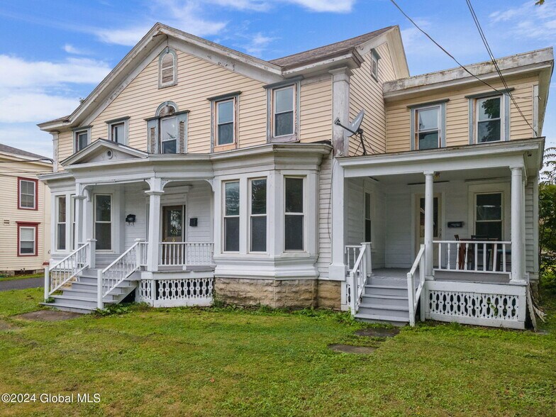 603 E Main St, Cobleskill, NY à vendre - Photo de l’immeuble – Image 1 sur 1