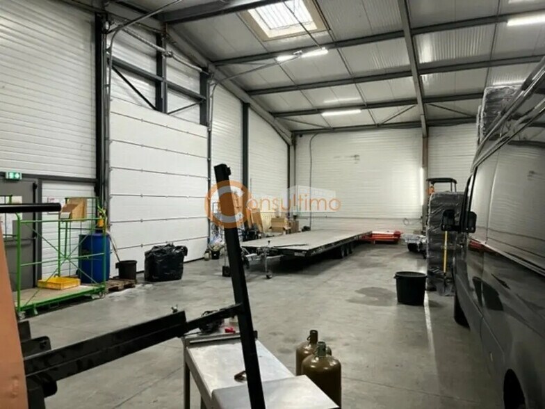 Local d'activités dans Saint-Loubès à vendre - Photo intérieure – Image 2 sur 9