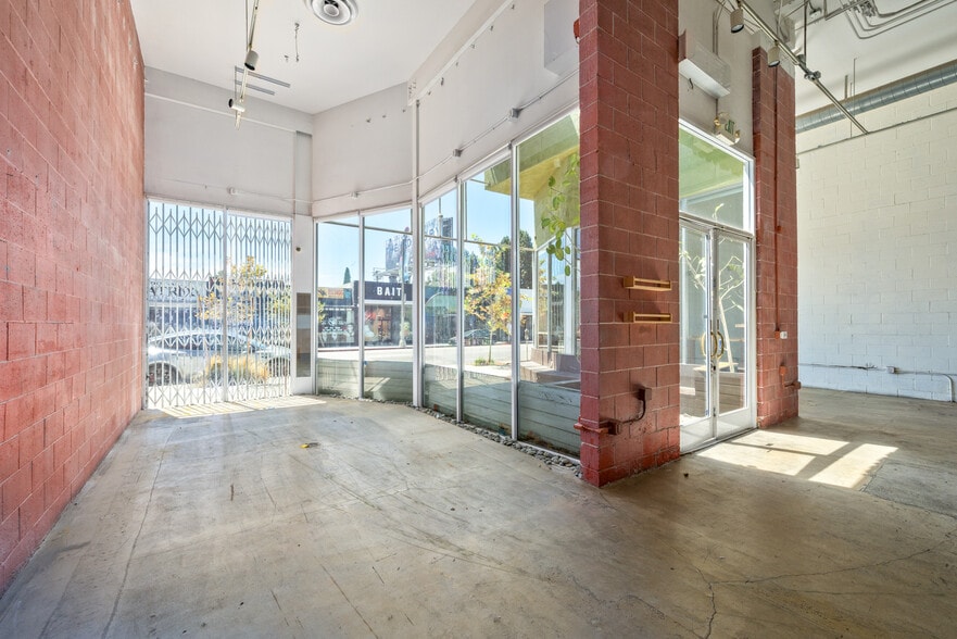 7703 Melrose Ave, Los Angeles, CA à louer - Photo de l’immeuble – Image 2 sur 7