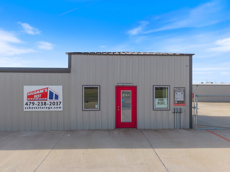 1110 E Kenwood St, Siloam Springs, AR à louer - Photo de l’immeuble – Image 2 sur 13