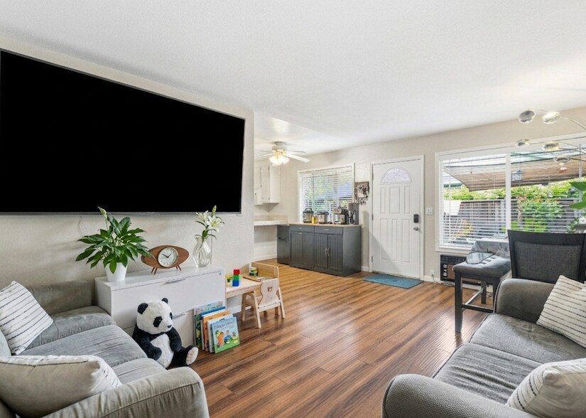 5746 Chesbro Ave, San Jose, CA à vendre - Photo de l’immeuble – Image 2 sur 15
