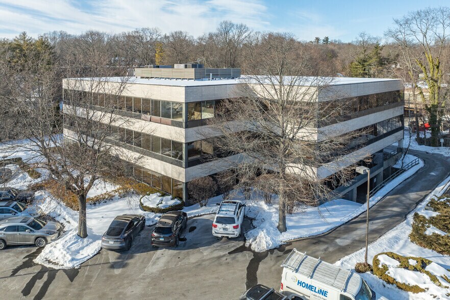 15 Valley Dr, Greenwich, CT à louer - Photo principale – Image 1 sur 14