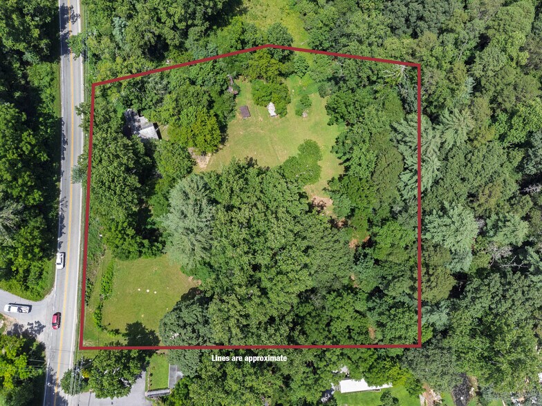 1728 Brevard Rd, Arden, NC à vendre - Photo de l’immeuble – Image 2 sur 8