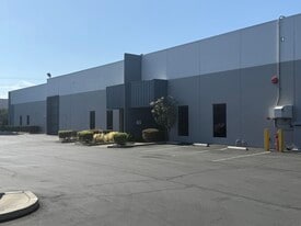 129-137 E Selandia Ln, Carson CA - immobilier d'entreprise