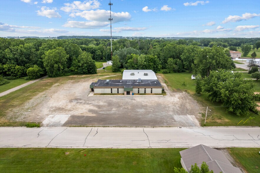 119 Lake Rd, Seymour Township, WI à vendre - Photo de l’immeuble – Image 2 sur 3