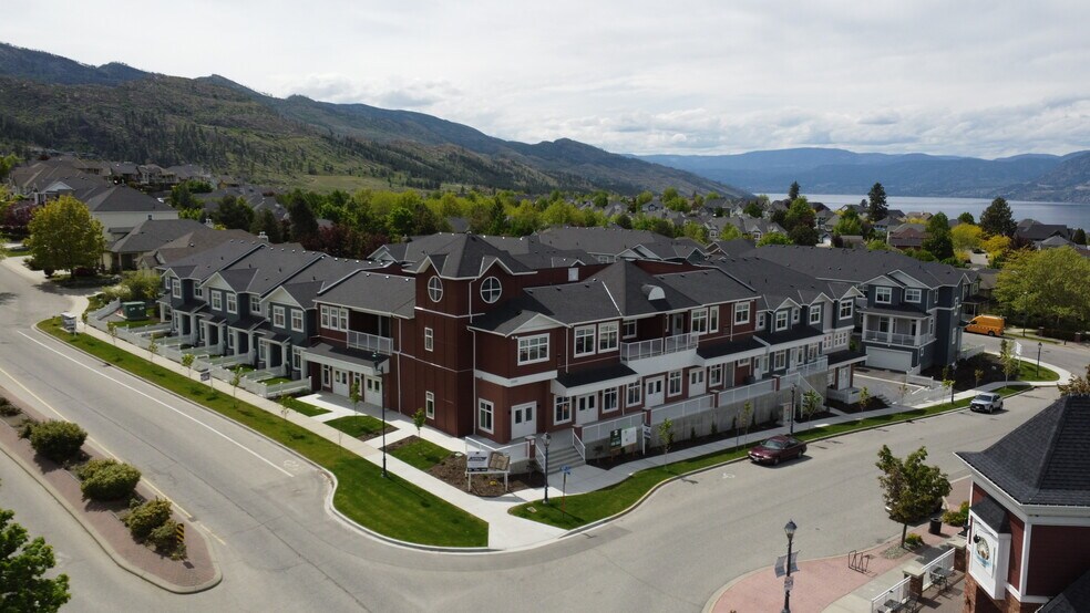 5300 Main St, Kelowna, BC à vendre - Photo de l’immeuble – Image 1 sur 3