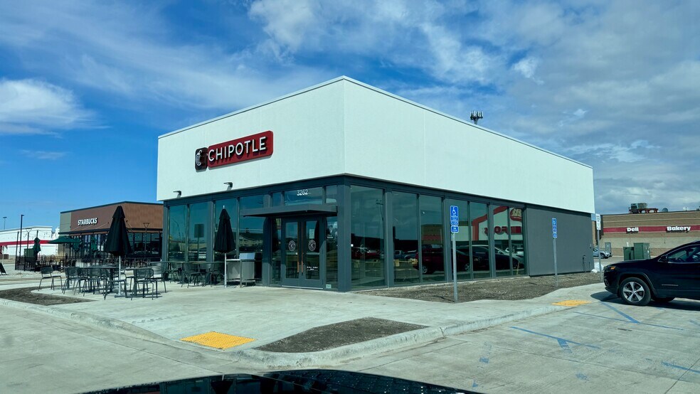 3000 Highway 10 E, Moorhead, MN à louer - Photo de l’immeuble – Image 2 sur 10