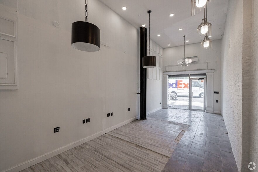 4754 Broadway, New York, NY à louer - Photo de l’immeuble – Image 3 sur 5