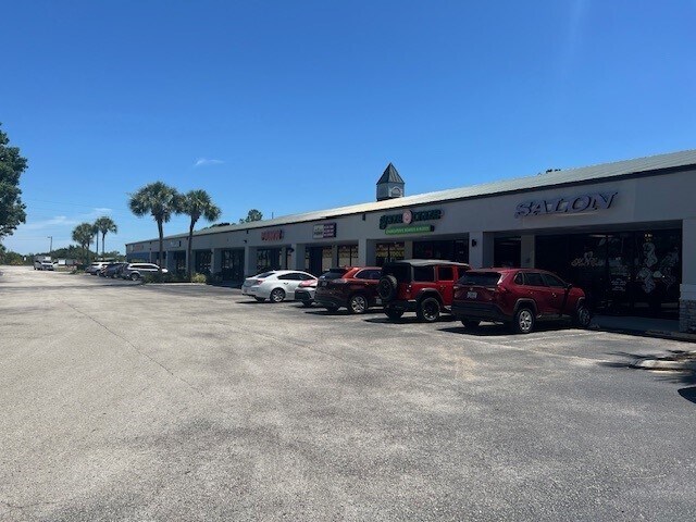 4215 County Road 561, Tavares, FL à louer - Photo de l’immeuble – Image 3 sur 4