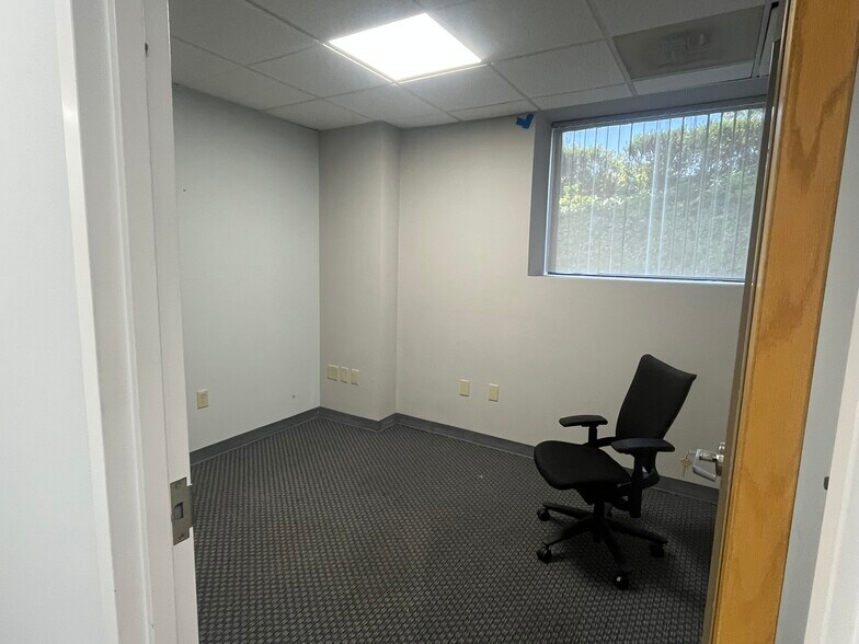 800 S Main St, Mansfield, MA à louer - Photo de l’immeuble – Image 3 sur 19