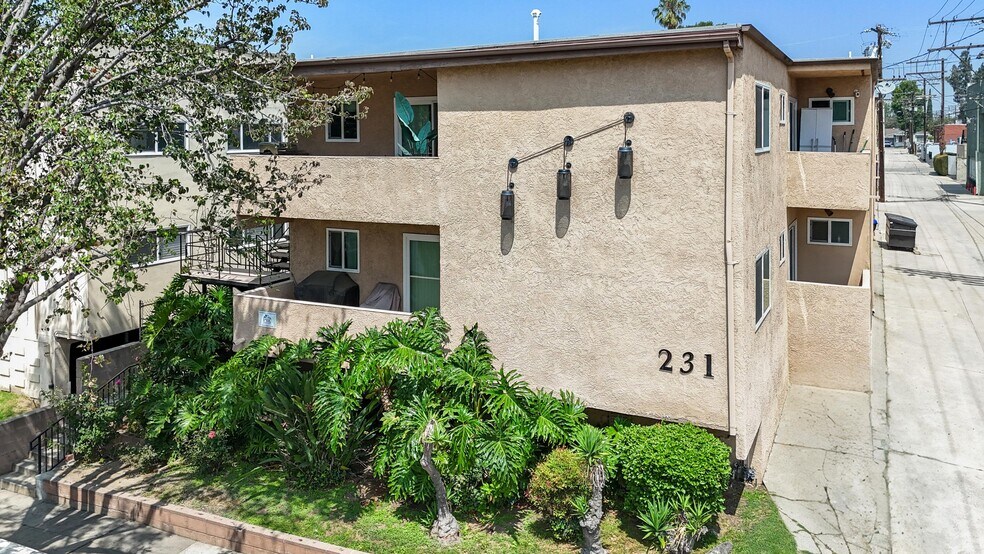 231 Justin Ave, Glendale, CA à vendre - Photo de l’immeuble – Image 2 sur 17