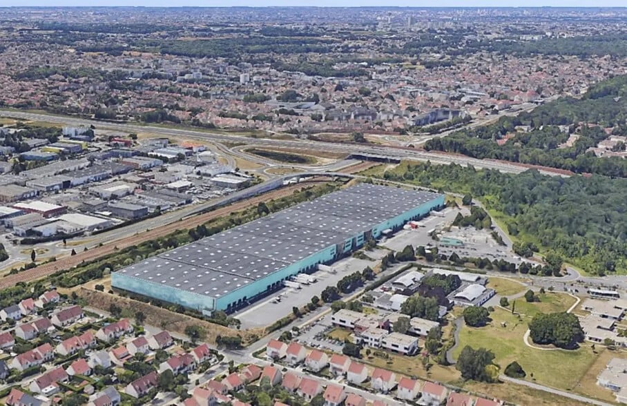Industriel/Logistique dans Roissy-en-Brie à louer - Photo de l’immeuble – Image 2 sur 4