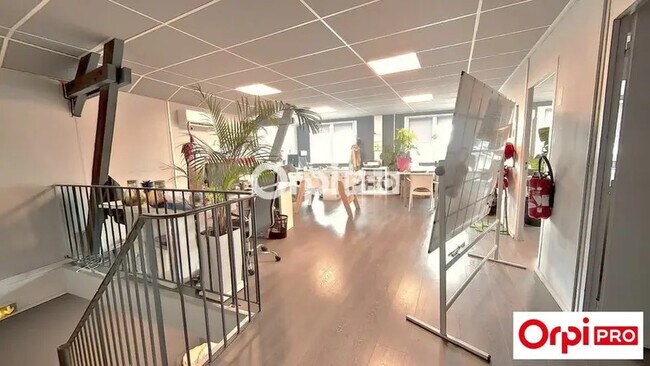 Plus de détails pour Bureau à vendre