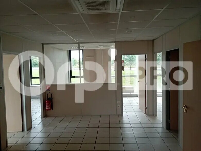 Bureau dans Reims à louer - Photo intérieure – Image 3 sur 8