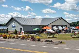 Plus de détails pour 7147 Lake Bluff Rd, Wolcott, NY - Local commercial à vendre