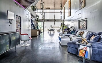 32-32 Steinway St, Long Island City, NY à louer Photo intérieure– Image 1 sur 24